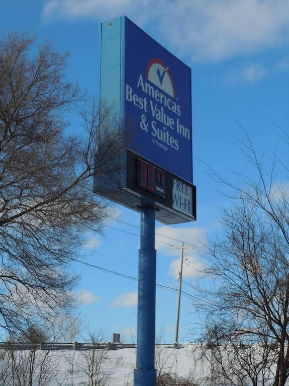 Travelodge By Wyndham Grand Rapids North Walker Exterior foto